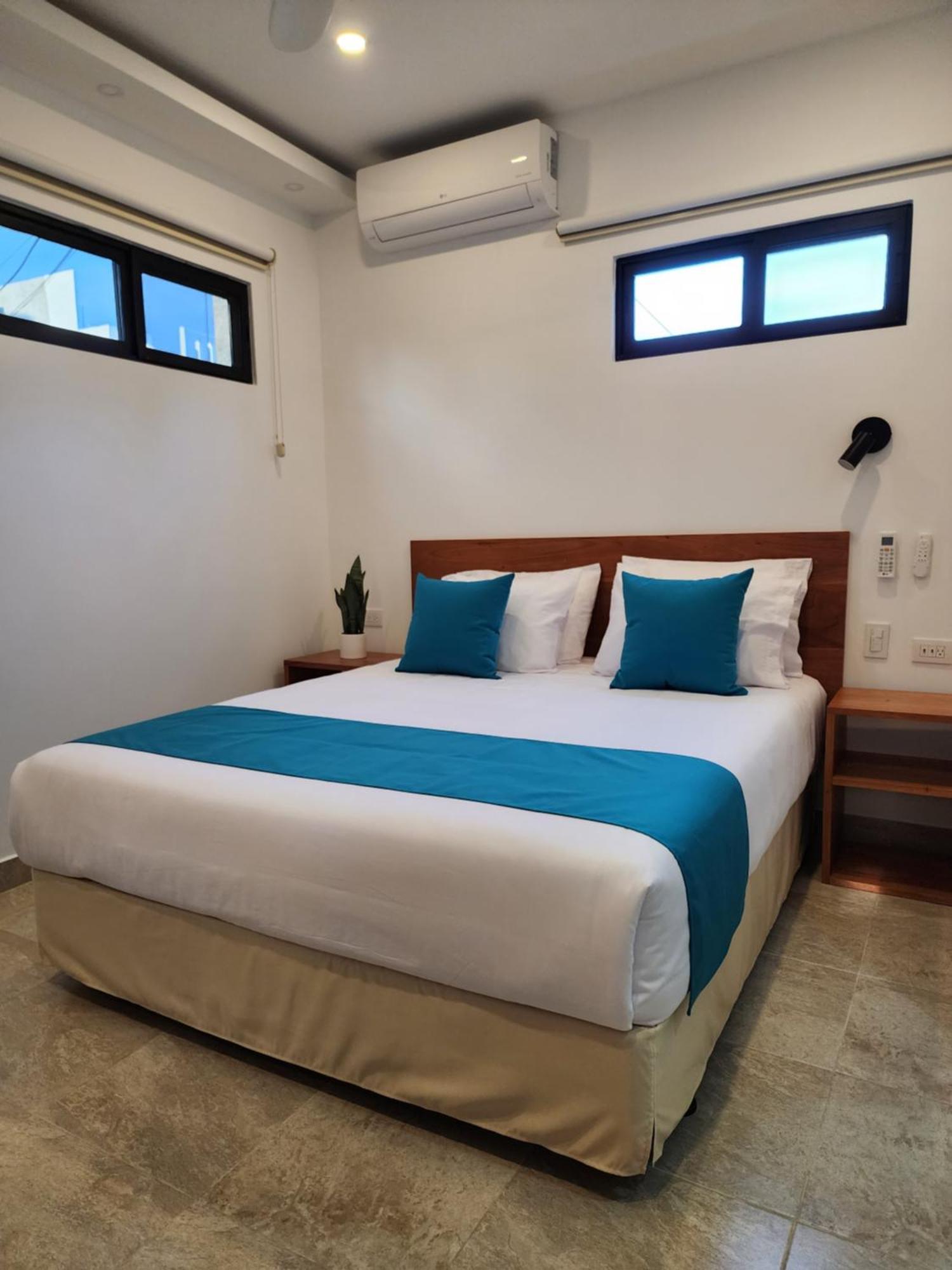 Casa Galapagos By Hostal Fragata Puerto Ayora  Exterior photo
