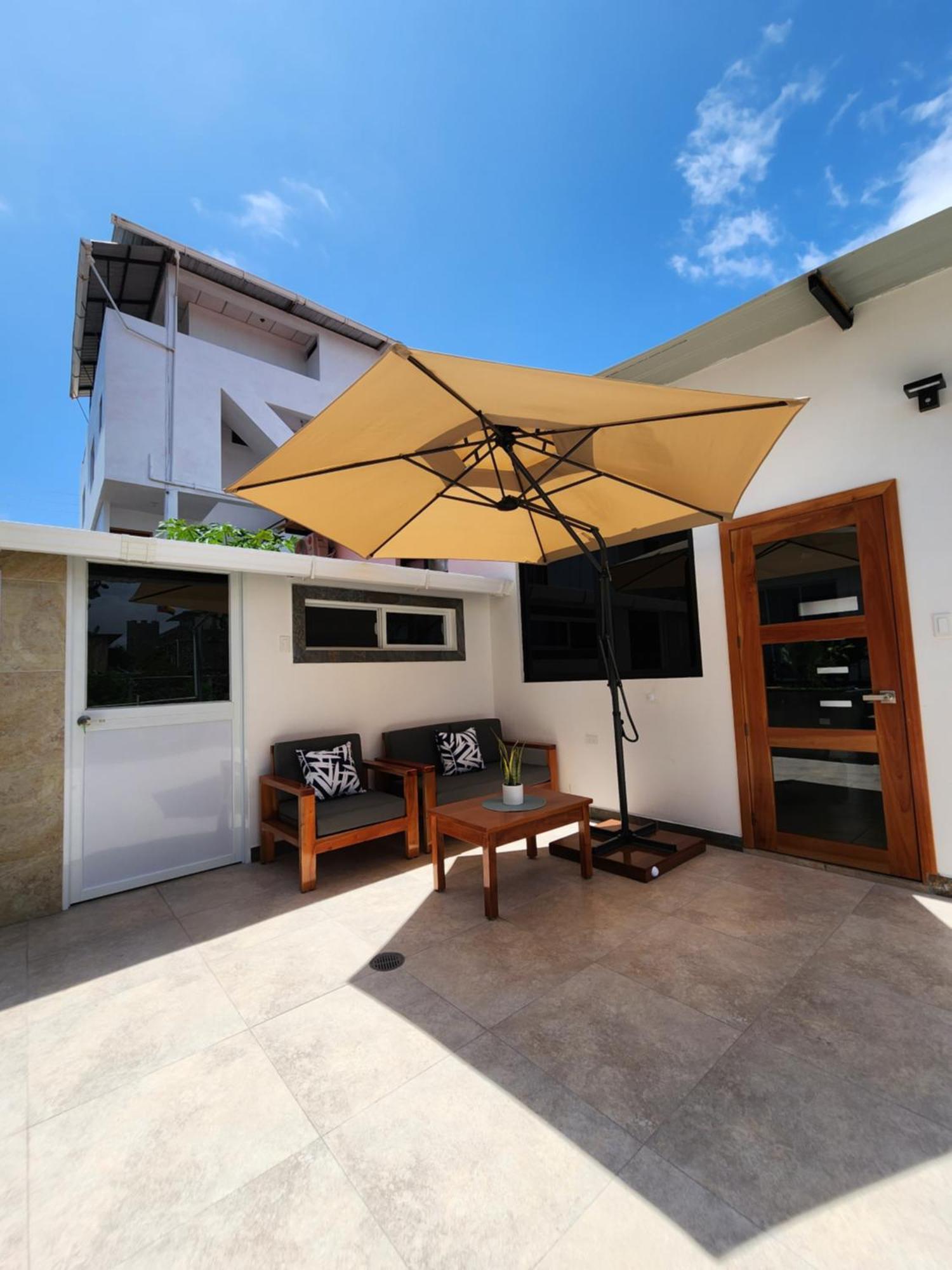Casa Galapagos By Hostal Fragata Puerto Ayora  Exterior photo