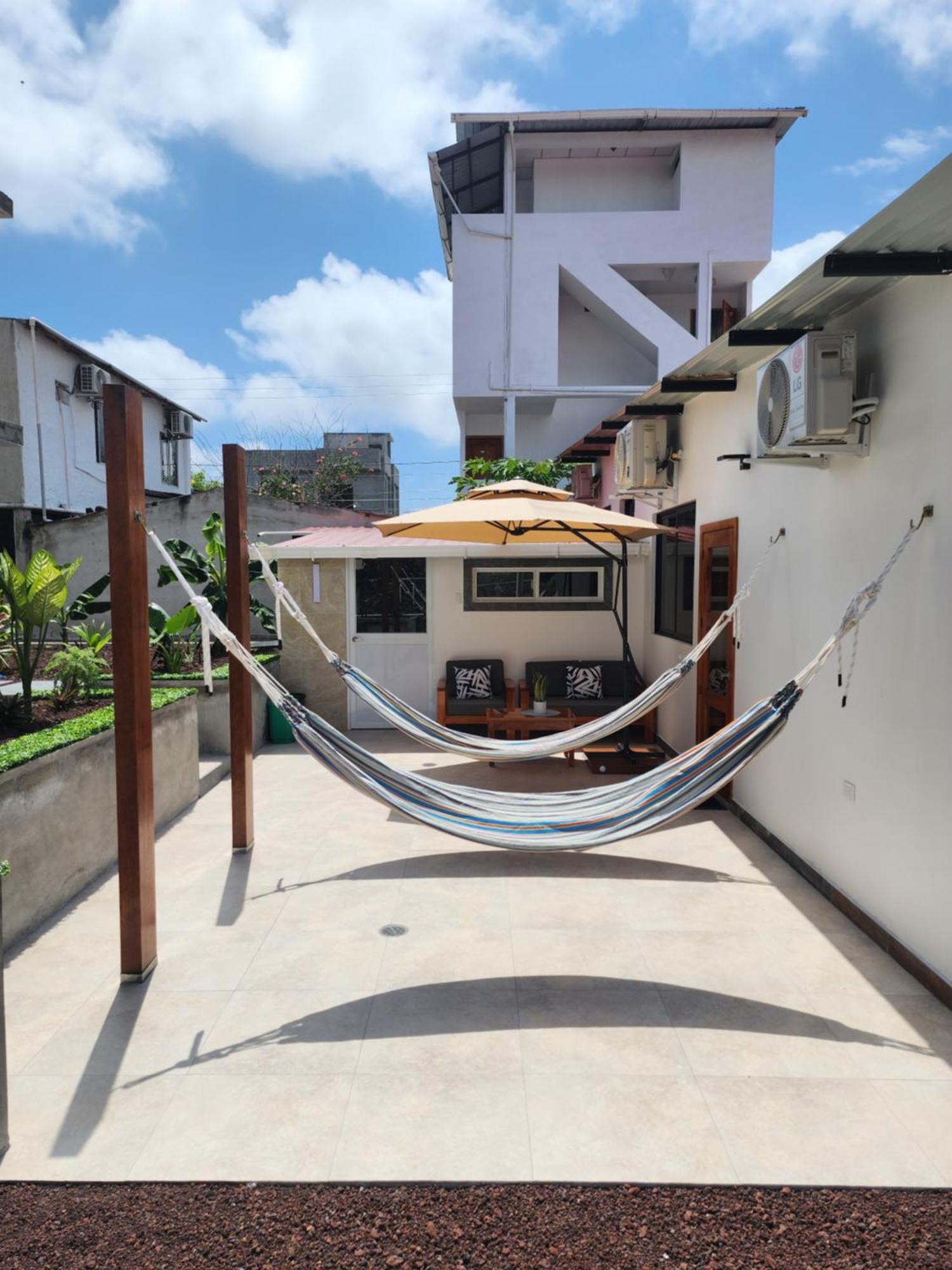 Casa Galapagos By Hostal Fragata Puerto Ayora  Exterior photo